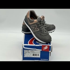 Women’s Classic New Balance 574!!! Rose Gold & Grey!! 😍 Size 6.5!!!